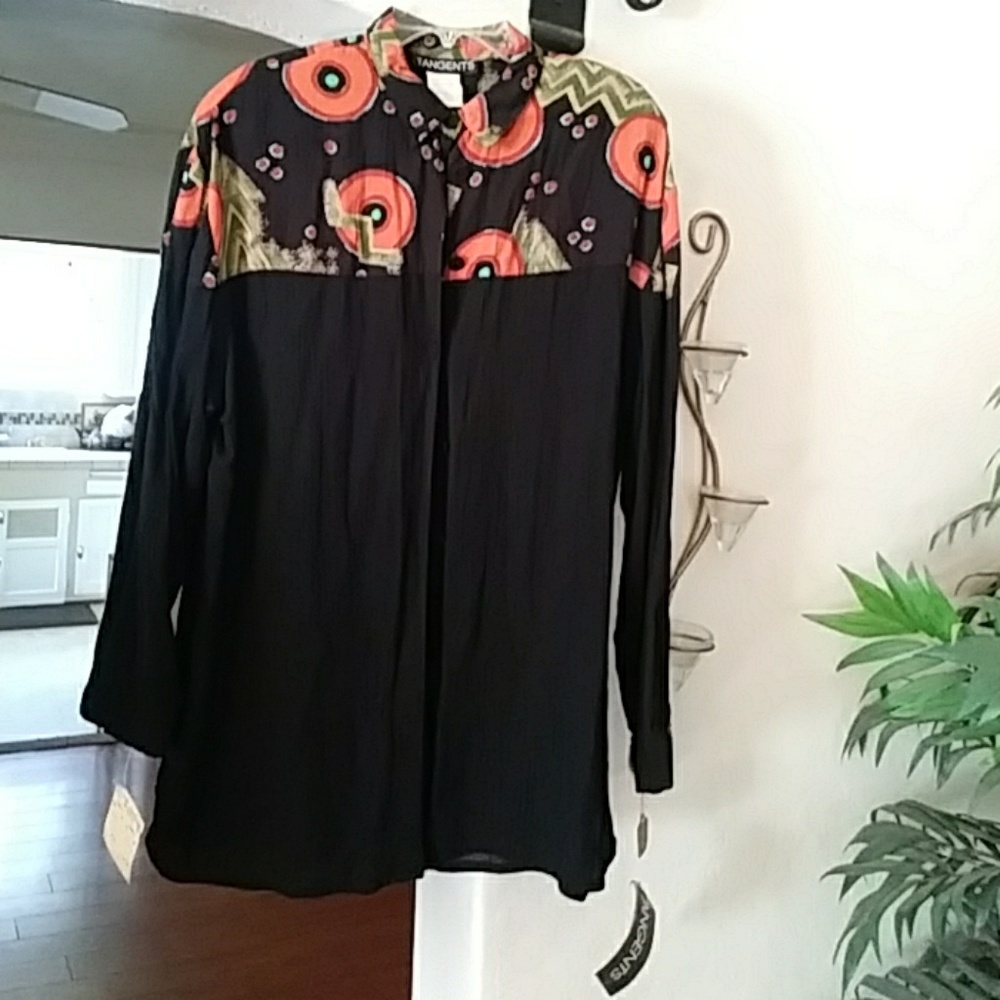 Very pretty to for work or dinner